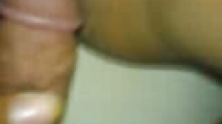 ژست های اکشن با هانا جی خیره عمو جوردی کننده از Clubseventeen